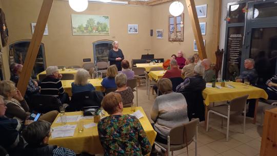 Dr. Heide-Rose Brückner eröffnet die Veranstaltung