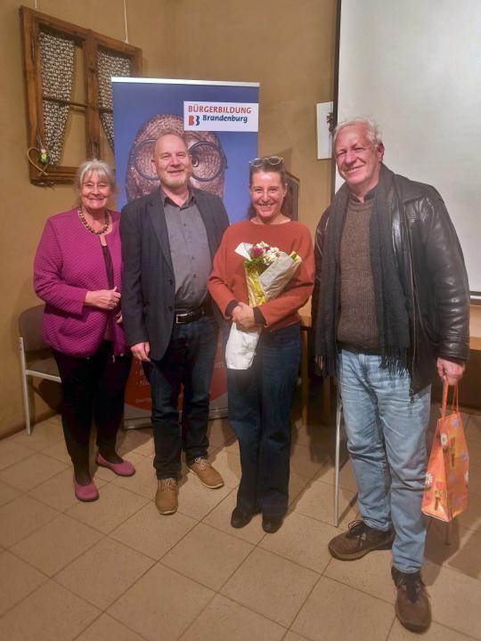 Dr. Heide-Rose Brückner und Heiko Krause mit dem Regisseur Herbert Ostwald und der Leiterin der Ökofilmtour Katrin Springer